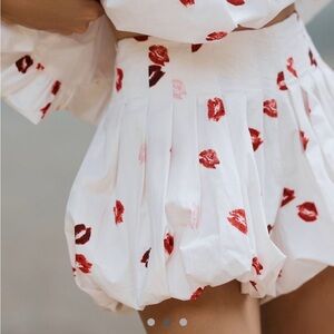 Maeve 💋 Kiss Printed Bubble Shorts, Medium